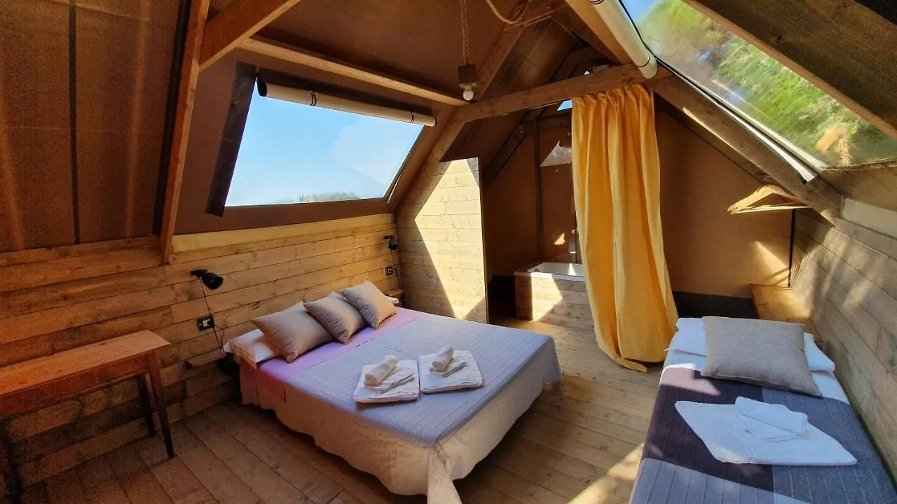 Luxury tent Agricamping La Gallinella Hotel Castagneto Carducci