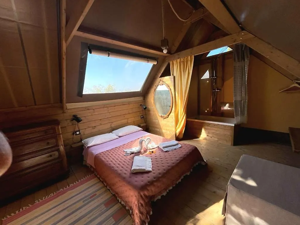 Luxe tent Agricamping La Gallinella Castagneto Carducci