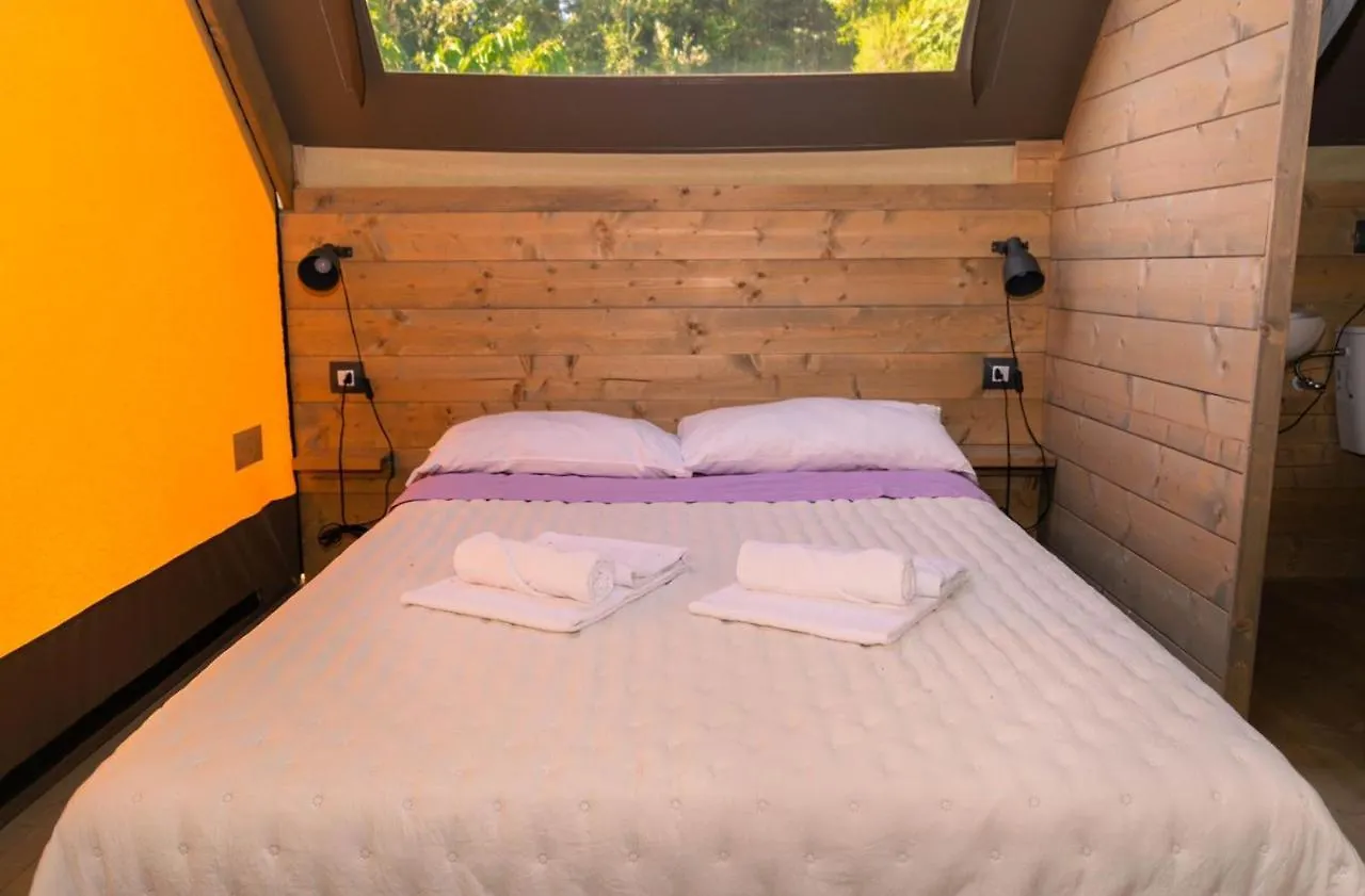 Luxury tent Agricamping La Gallinella Castagneto Carducci Italy